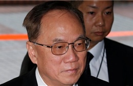 Bị cáo buộc lạm quyền, cựu Trưởng Đặc khu Hong Kong ra tòa